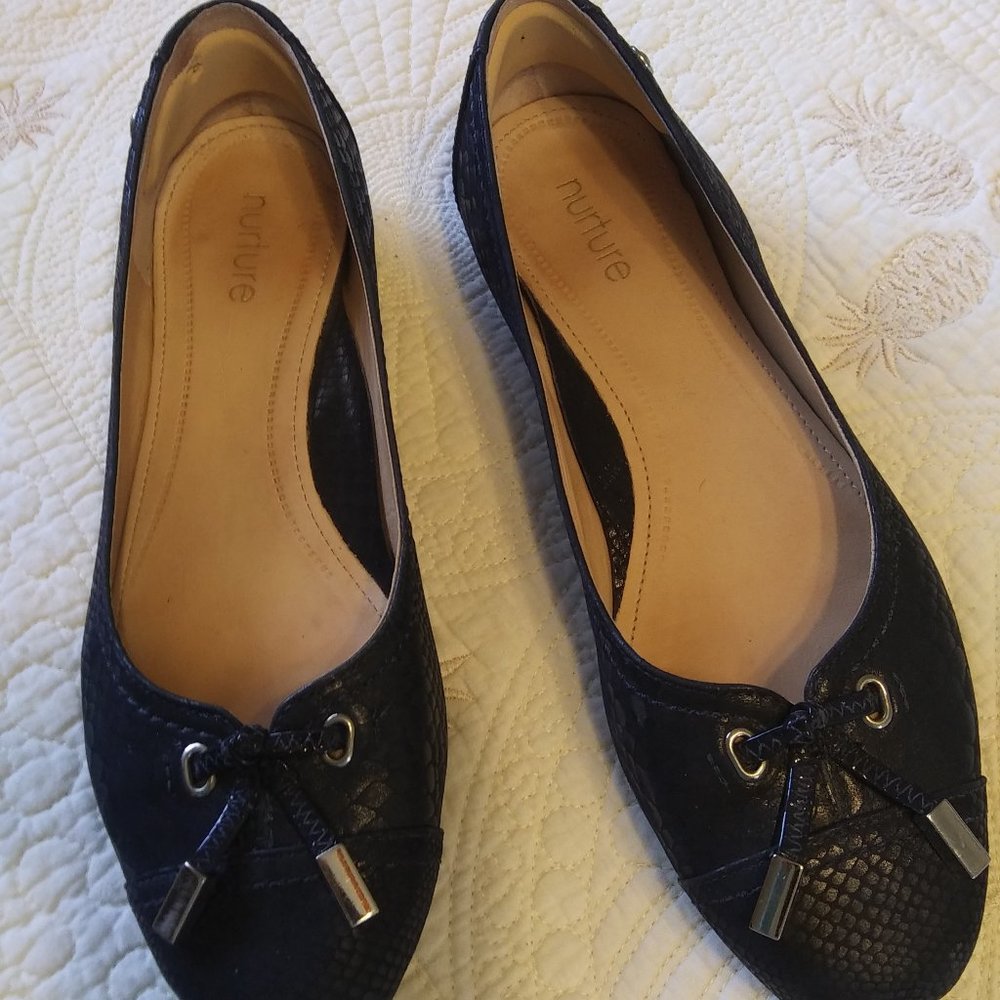 NURTURE LEATHER FLATS IN BLACK